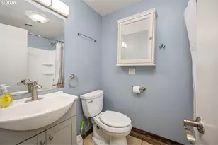 260 35th St, Springfield, OR 97478 - Photo 14