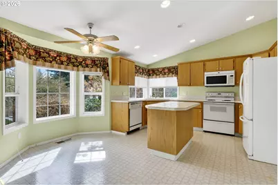 12001 NE 44th Ave, Vancouver, WA 98686 - Photo 14