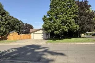 3353 Wisteria St, Eugene, OR 97404 - Photo 2
