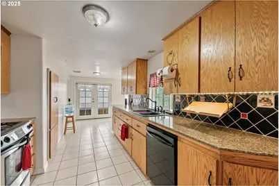 10 SE Kegler Ave, Winston, OR 97496 - Photo 10