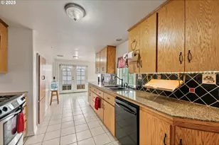 10 SE Kegler Ave, Winston, OR 97496 - Photo 10