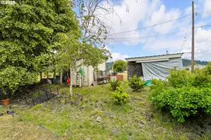 10 SE Kegler Ave, Winston, OR 97496 - Photo 32