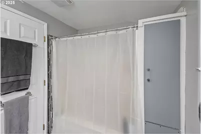 10 SE Kegler Ave, Winston, OR 97496 - Photo 24