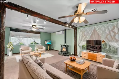 10 SE Kegler Ave, Winston, OR 97496 - Photo 4