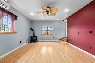 10 SE Kegler Ave, Winston, OR 97496 - Photo 18