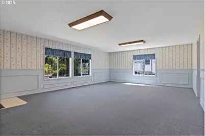 339 NE South Shore Rd, Portland, OR 97211 - Photo 8