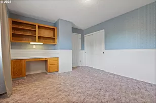 339 NE South Shore Rd, Portland, OR 97211 - Photo 16