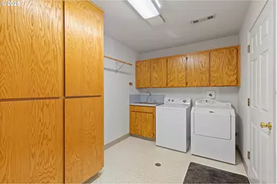 339 NE South Shore Rd, Portland, OR 97211 - Photo 20