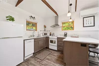 3286 NE Holman St, Portland, OR 97211 - Photo 32