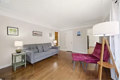 3286 NE Holman St, Portland, OR 97211 - Photo 8