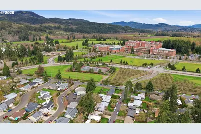 520 Ethan Ct, Springfield, OR 97477 - Photo 2