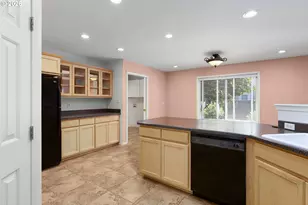 147 Wingfoot Ct, Winchester, OR 97495 - Photo 12