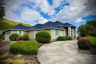 147 Wingfoot Ct, Winchester, OR 97495 - Photo 2