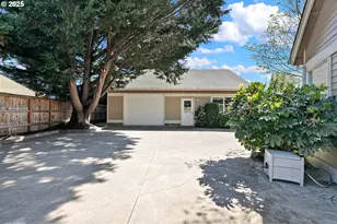 4385 Berry Ln, Eugene, OR 97404 - Photo 32