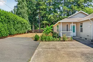 2008 SE 143rd Ave, Portland, OR 97233 - Photo 2