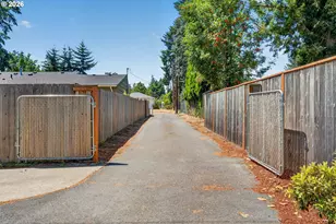 2008 SE 143rd Ave, Portland, OR 97233 - Photo 40