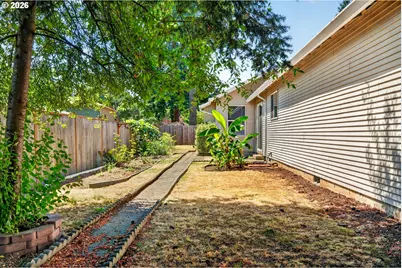 2008 SE 143rd Ave, Portland, OR 97233 - Photo 36