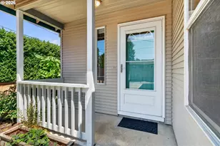2008 SE 143rd Ave, Portland, OR 97233 - Photo 4