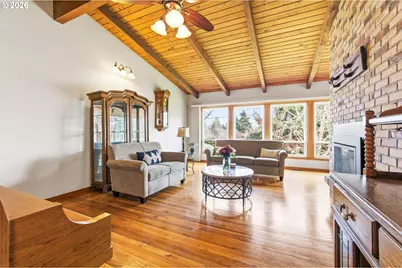 4064 S Barrett St, Salem, OR 97302 - Photo 4