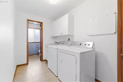 4064 S Barrett St, Salem, OR 97302 - Photo 24