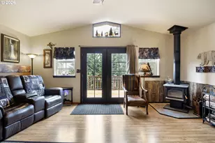 106 Odille Ct, Glide, OR 97443 - Photo 4