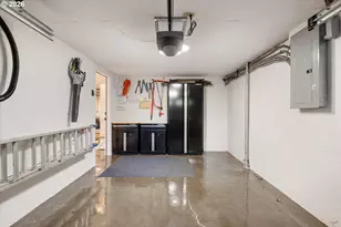 8108 SW 9th Ave, Portland, OR 97219 - Photo 34