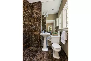 2724 NW Imperial Terrace, Portland, OR 97210 - Photo 10