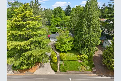 5025 SW Vermont St, Portland, OR 97219 - Photo 2