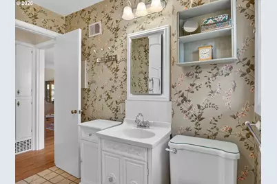 5025 SW Vermont St, Portland, OR 97219 - Photo 18