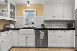 1845 NE Tillamook St, Portland, OR 97212 - Photo 8