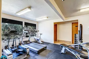 422 Stonewood Dr, Eugene, OR 97405 - Photo 38