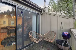422 Stonewood Dr, Eugene, OR 97405 - Photo 18