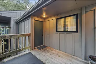 422 Stonewood Dr, Eugene, OR 97405 - Photo 2