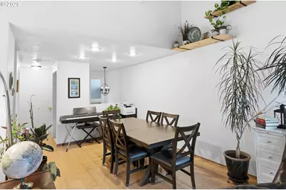 422 Stonewood Dr, Eugene, OR 97405 - Photo 10