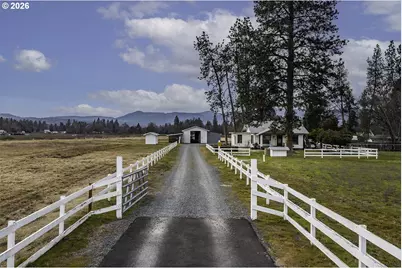 408 Oak Grove Rd, Medford, OR 97501 - Photo 1