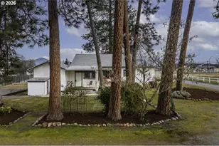 408 Oak Grove Rd, Medford, OR 97501 - Photo 8