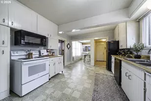 408 Oak Grove Rd, Medford, OR 97501 - Photo 14