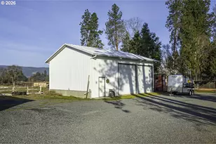 408 Oak Grove Rd, Medford, OR 97501 - Photo 32