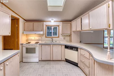 301 E Columbia Dr #61, Newberg, OR 97132 - Photo 14