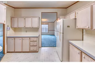 301 E Columbia Dr, Newberg, OR 97132 - Photo 16