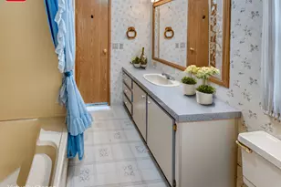 301 E Columbia Dr, Newberg, OR 97132 - Photo 28