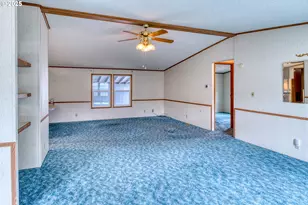 301 E Columbia Dr, Newberg, OR 97132 - Photo 4