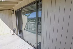 11 NW Mountain View Dr, Roseburg, OR 97471 - Photo 38