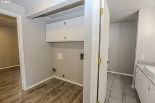 11 NW Mountain View Dr, Roseburg, OR 97471 - Photo 32