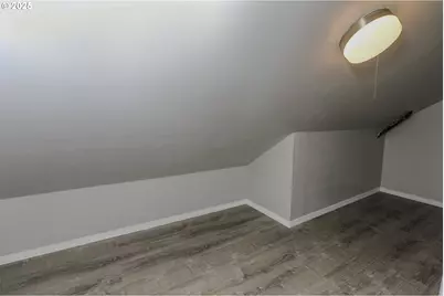 11 NW Mountain View Dr, Roseburg, OR 97471 - Photo 22