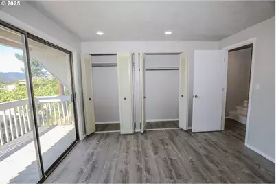 11 NW Mountain View Dr, Roseburg, OR 97471 - Photo 14