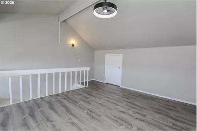 11 NW Mountain View Dr, Roseburg, OR 97471 - Photo 20