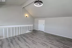 11 NW Mountain View Dr, Roseburg, OR 97471 - Photo 20