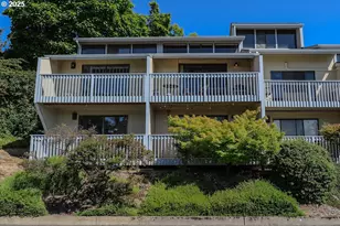 11 NW Mountain View Dr, Roseburg, OR 97471 - Photo 2