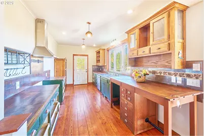 2147 Klahanee Dr, Ilwaco, WA 98624 - Photo 8